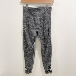 Victoria’s Secret PINK Ultimate Gray Leggings Pants